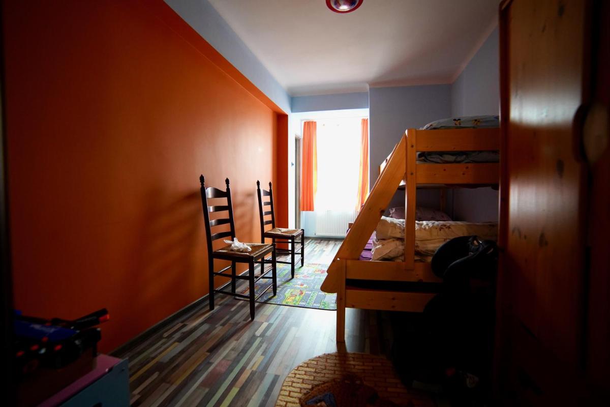Oasis House - Housity