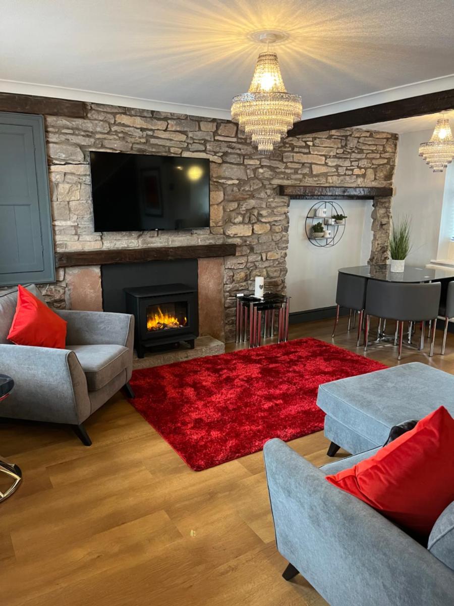 Crown and Cushion Appleby - Housity