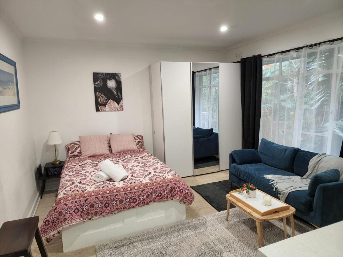 St Kilda Lovely Studio Apartment - Housity