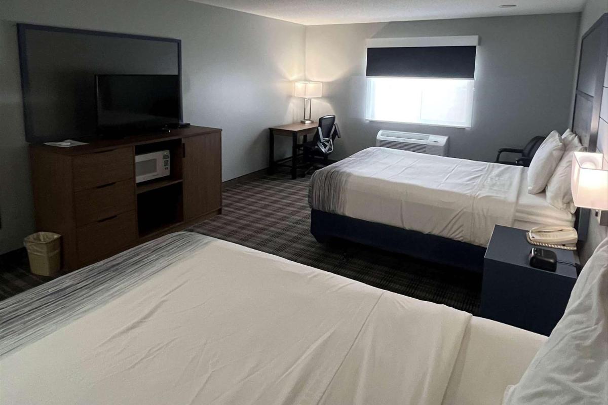 AmericInn by Wyndham Viroqua - Housity