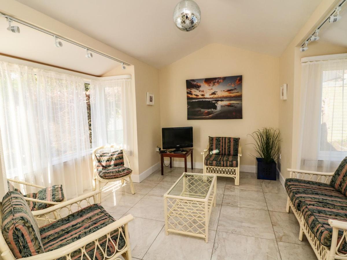 Sutton Cottage - Housity