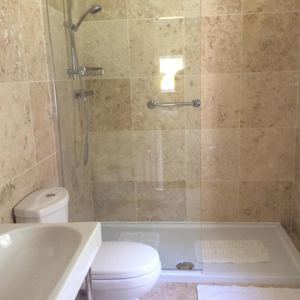 Trustwood Bed and Breakfast - Housity
