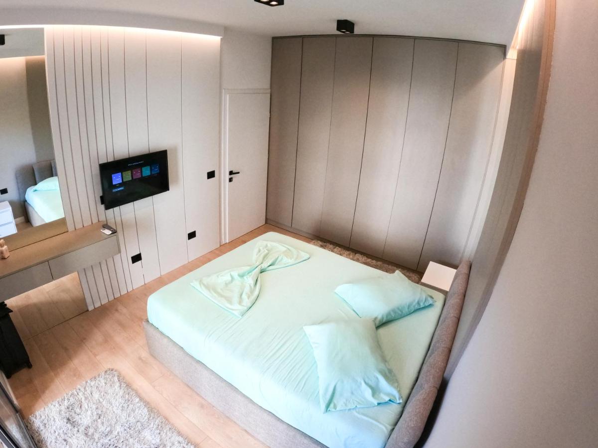 Roza's Apartment Tirana Center - Housity