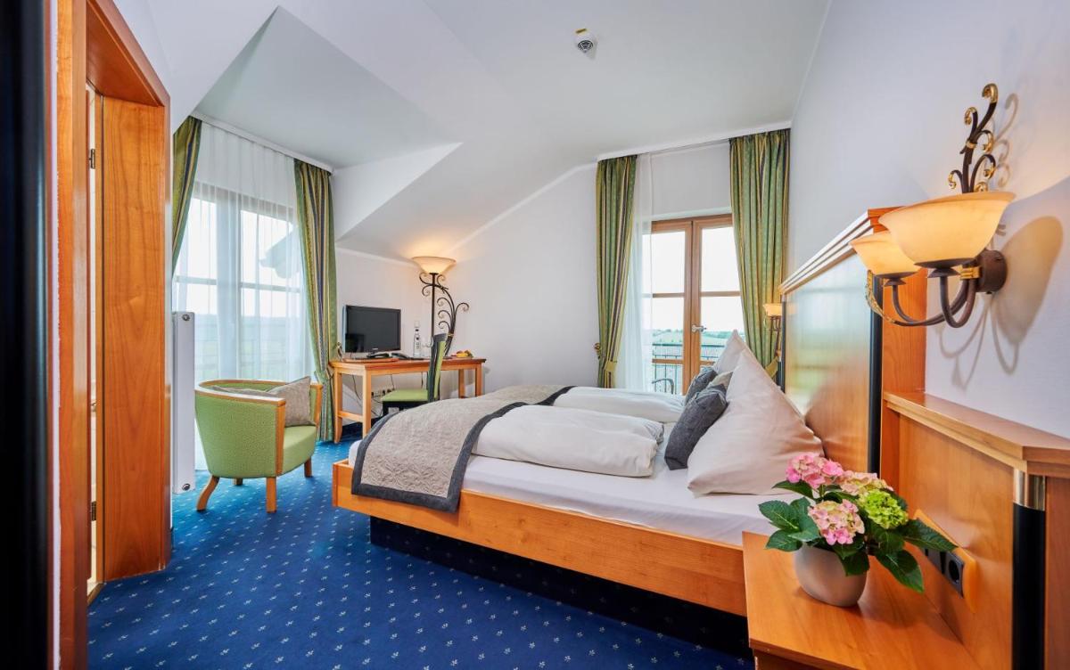Landhotel Schneider - Housity