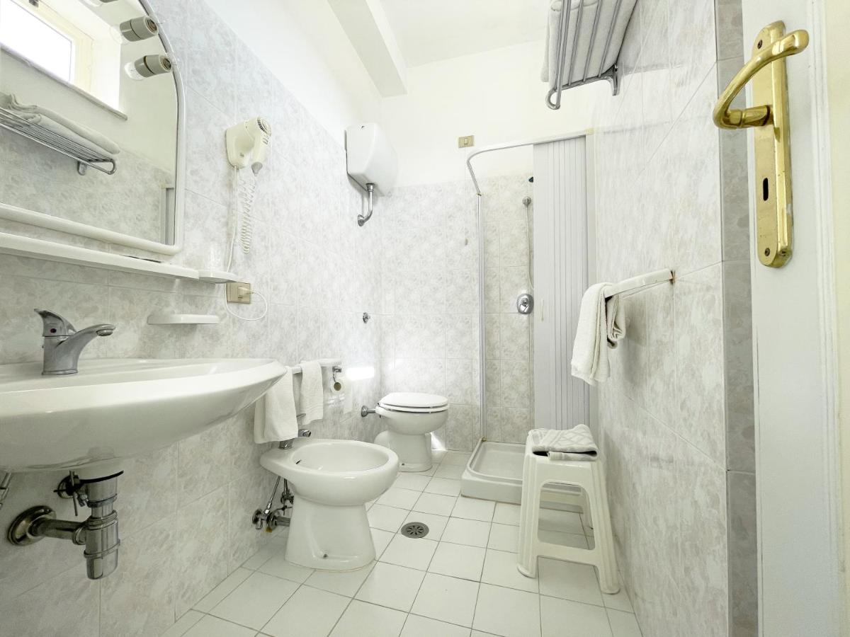 Hotel Reginella - Housity