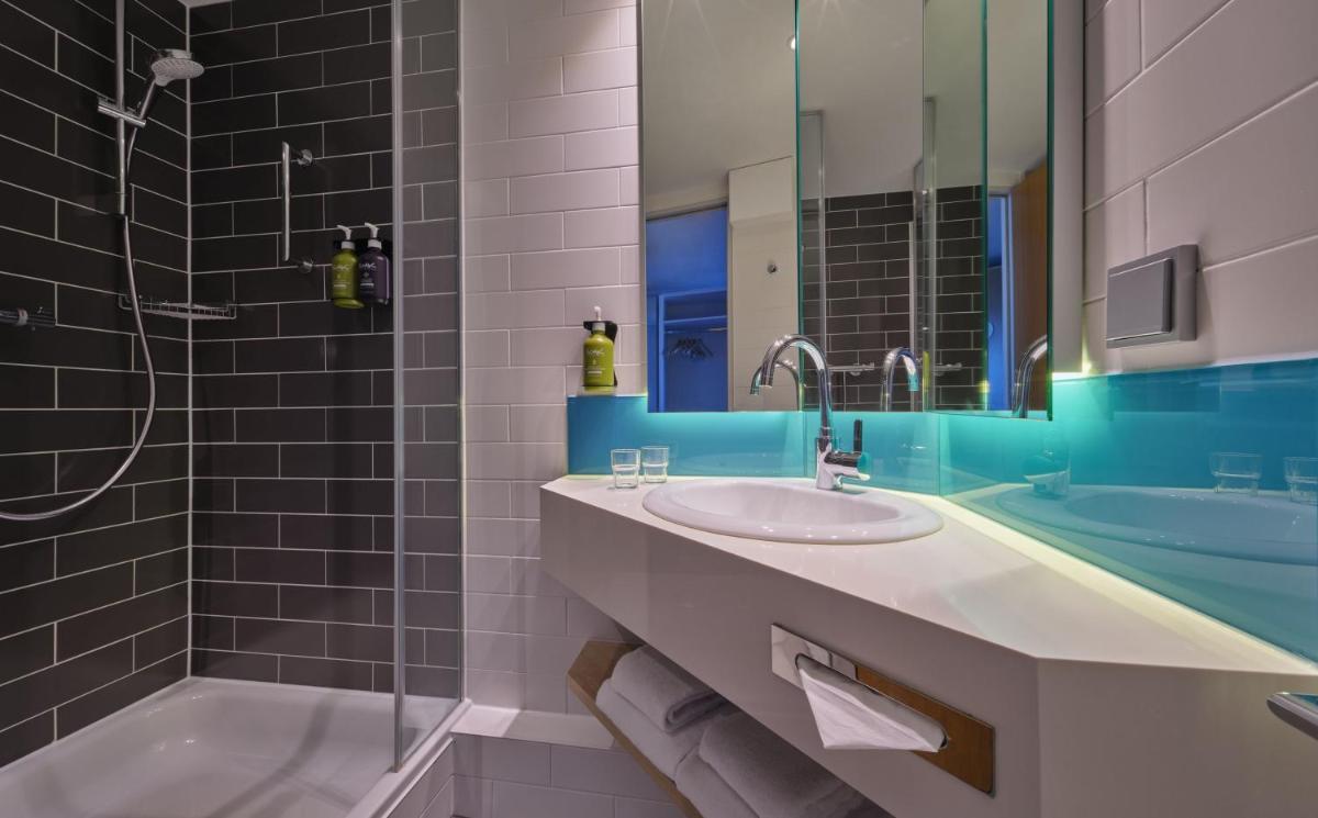 Holiday Inn Express Cologne Troisdorf by IHG - Housity