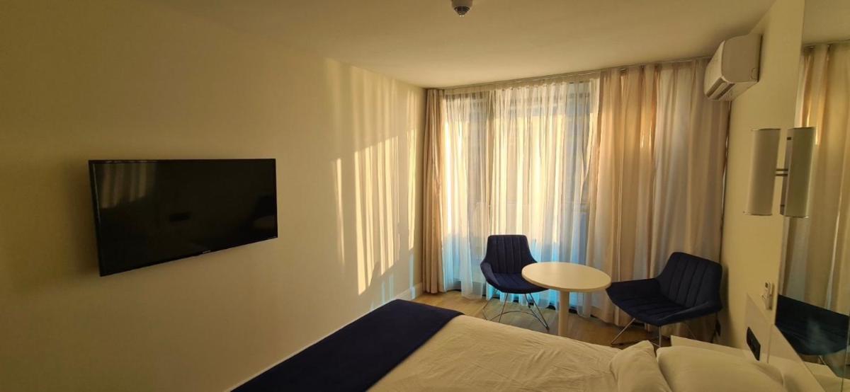 Suitetrails - Orbi City Apartment Stare Beach