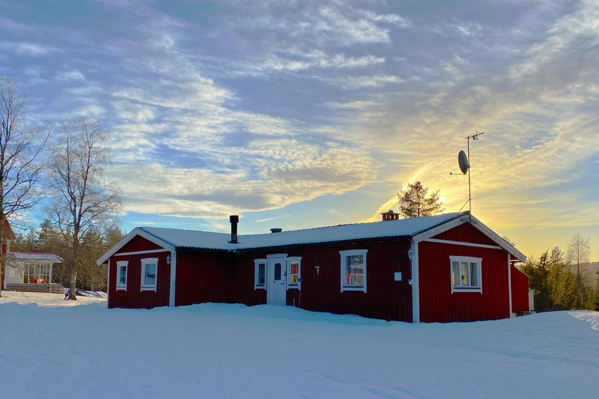Reyers Bo På Landet - Housity