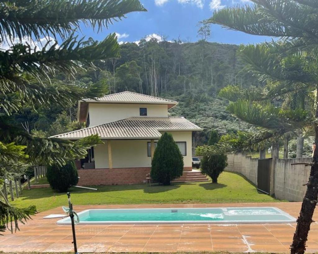 Região de Pedra Azul casa Amarela - Housity