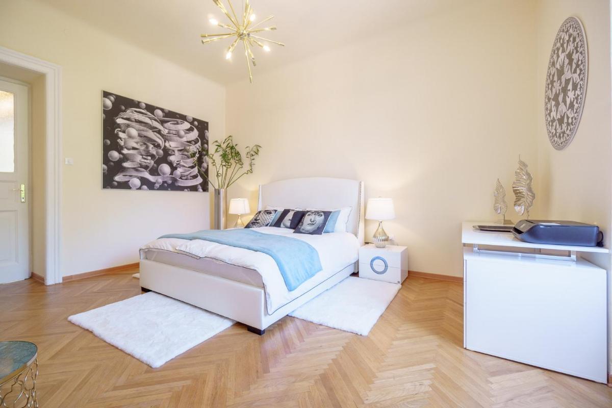 James Joyce Luxury Apartment - Housity
