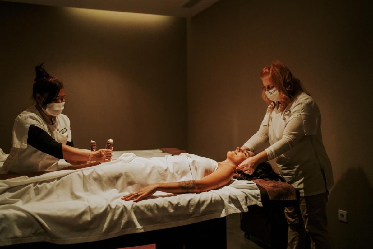 Os clientes hospedados em Sweet Atlantic Hotel & Spa