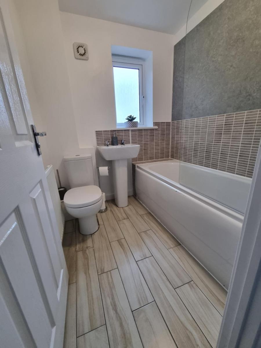 Cosy 3 bedroom house in a great location - Housity