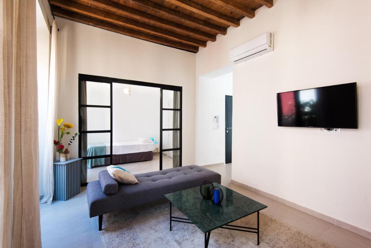 MALAGA TOUR APARTMENT- elegance &amp; confort in the historic center - Housity