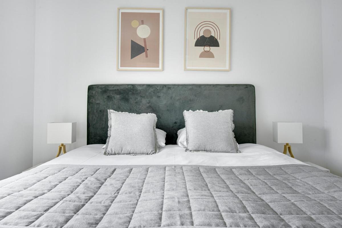 Sanders Arena - Lovely Three-Bedroom Apartment Close to Metro Station - Housity