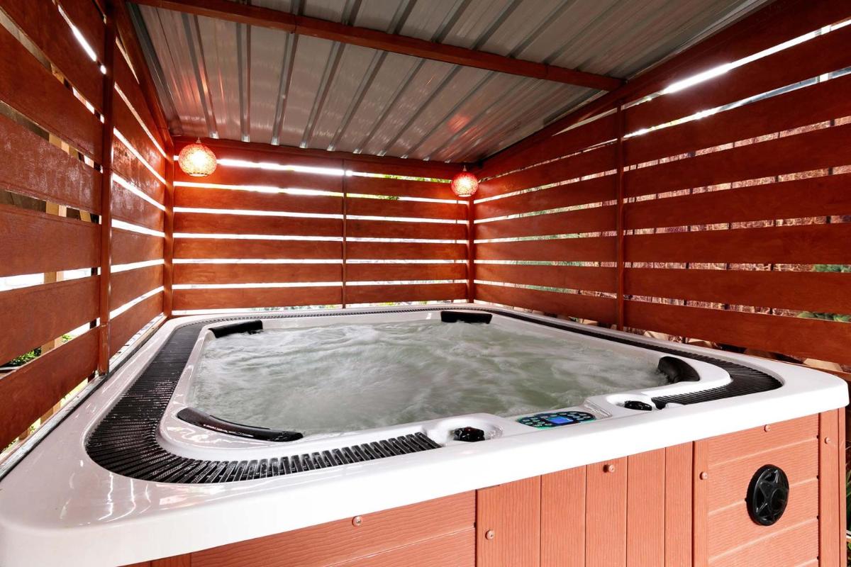 StayVista at Wooden House with Jacuzzi - Housity