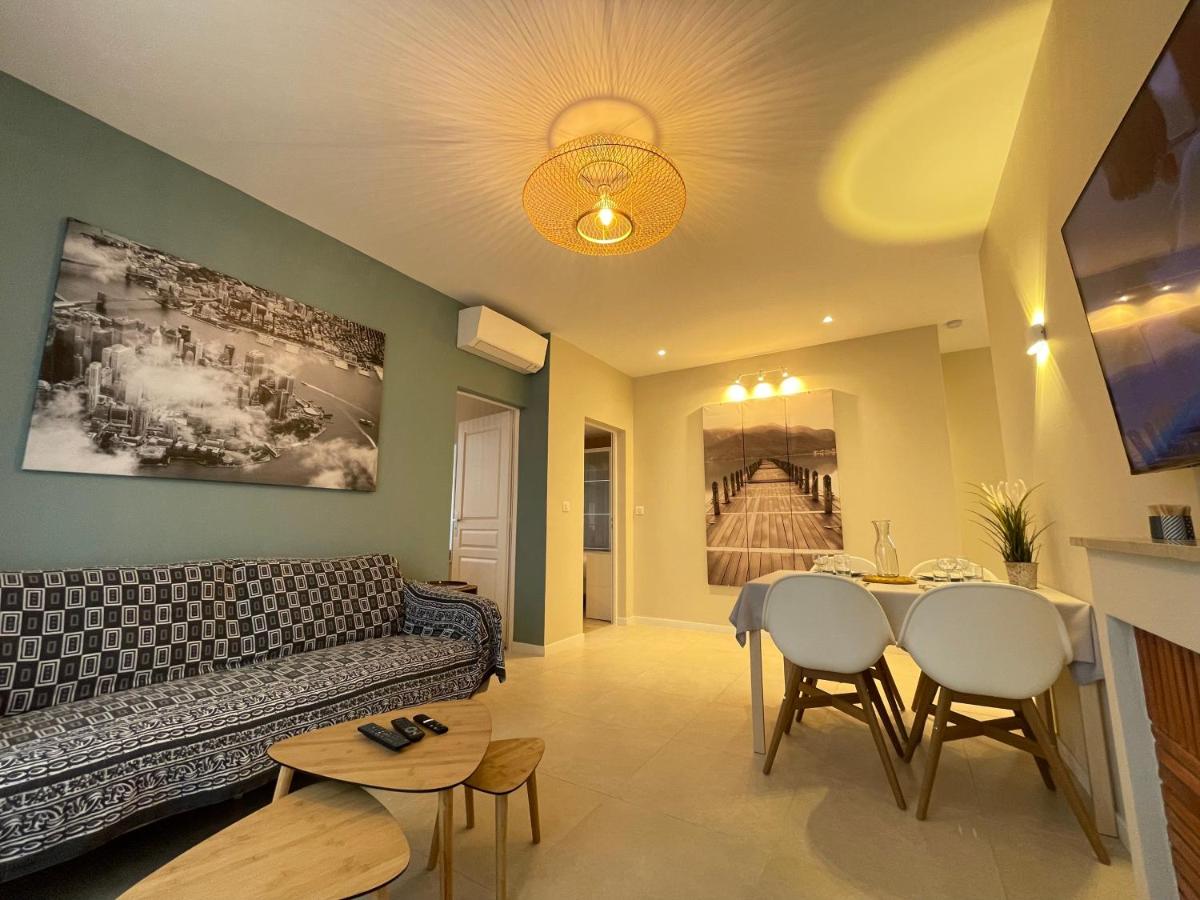 Suitetrails - Superbe T3 climatisé 61m2 - 4 étoiles - WIFI - centre historique vue port de plaisance