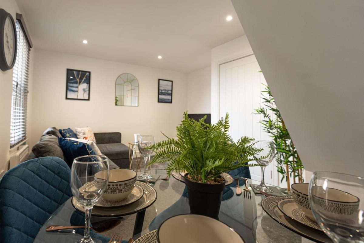 1 Bed Central - Free Parking - Long Stay Offer - Housity