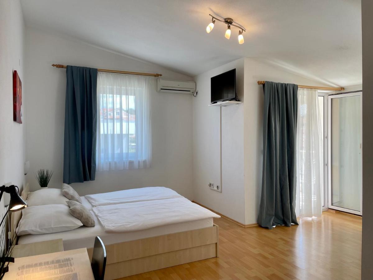 Rooms and Apartments Ana - Housity