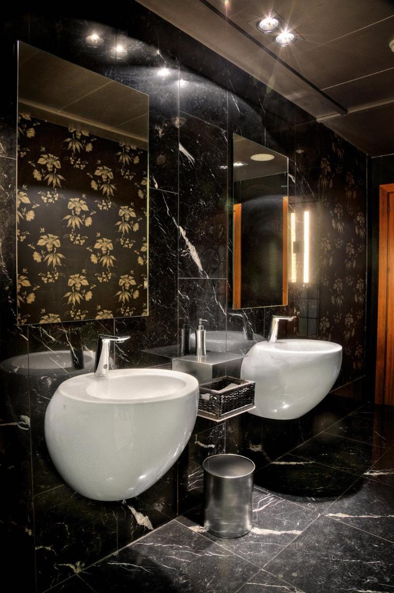 Un baño de San Ramón del Somontano