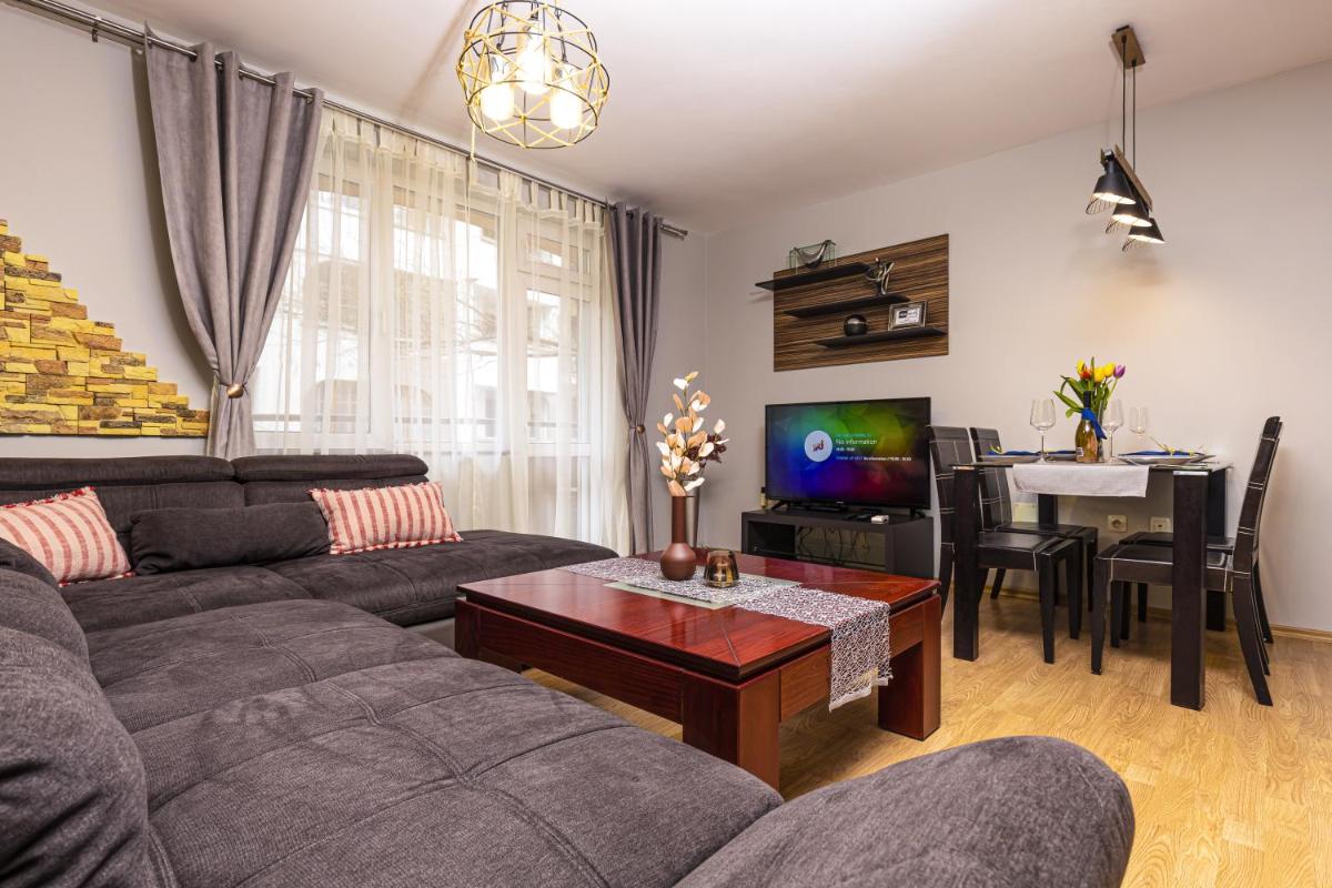 1BD flat with a Garage - 5 mins to the city centre - Housity