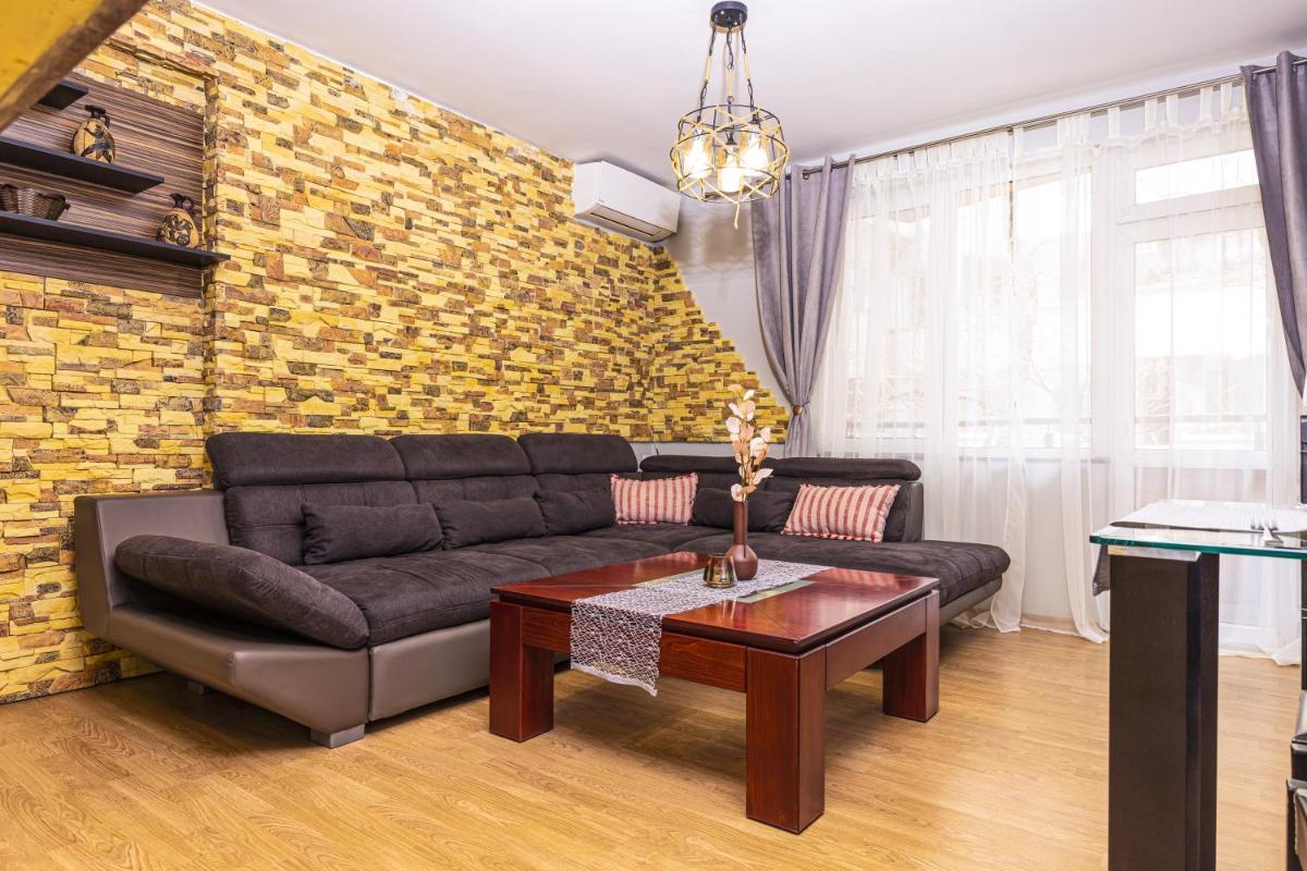 1BD flat with a Garage - 5 mins to the city centre - Housity