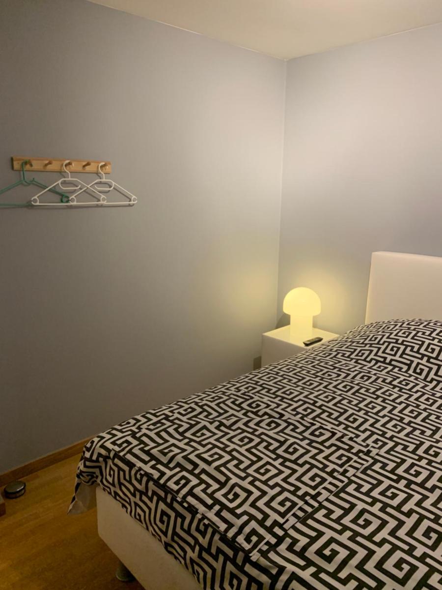 Privé-kamer centrum Oostende met eigen badkamer/wc - Hizvo