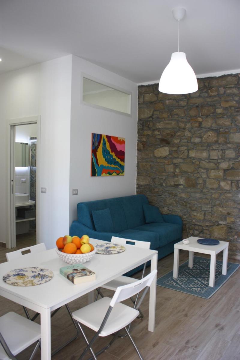 Suitetrails - Azzurro Apartment