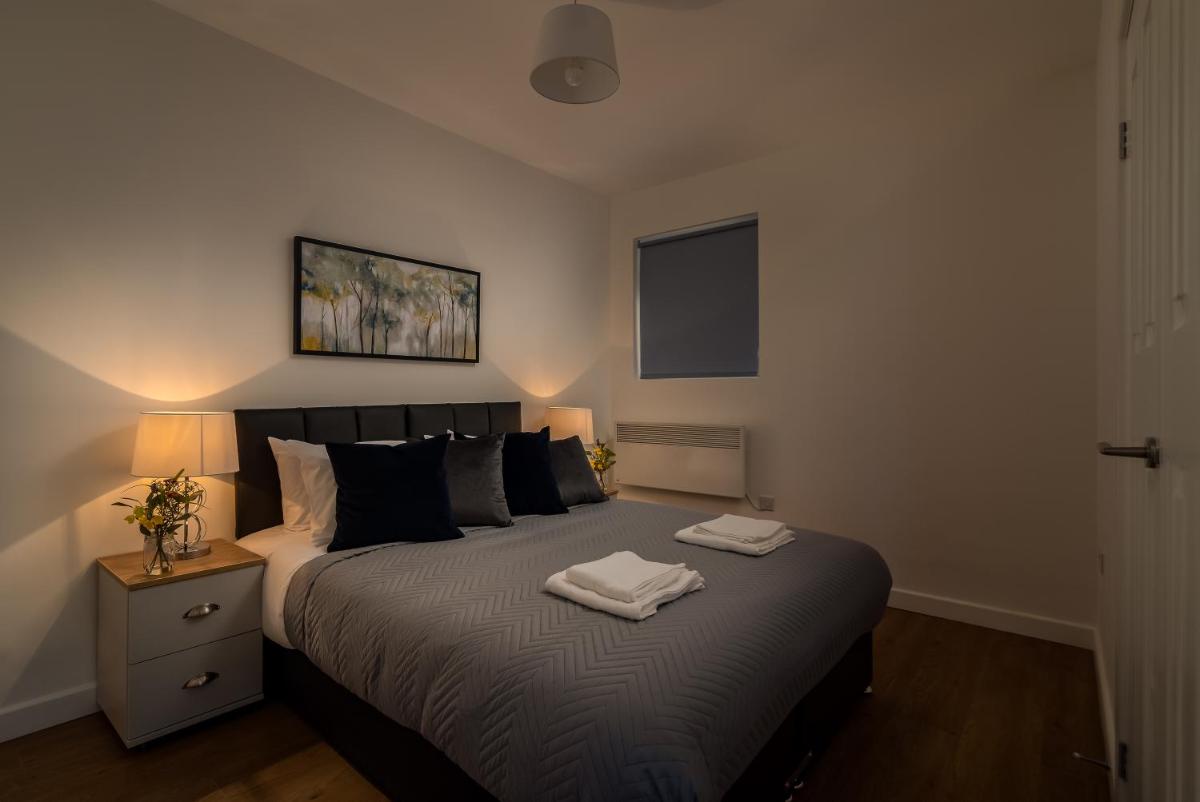 Bright & Modern Flat in The Heart of Reading. - Housity
