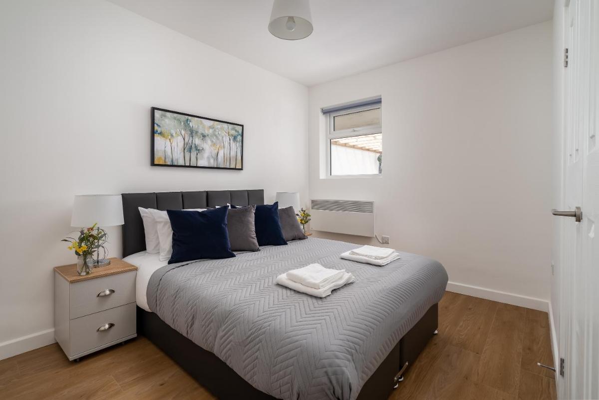 Bright & Modern Flat in The Heart of Reading. - Housity