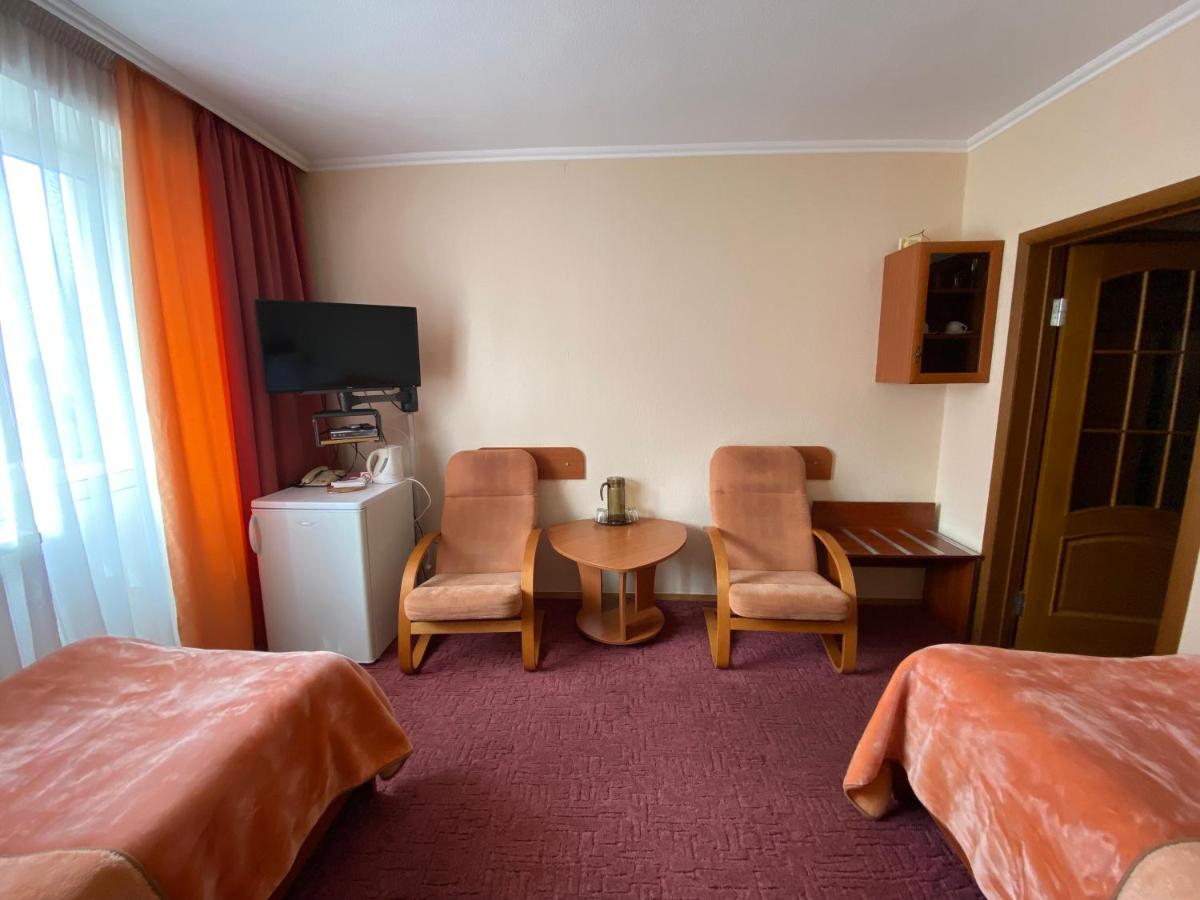 Dnipro Hotel - Housity