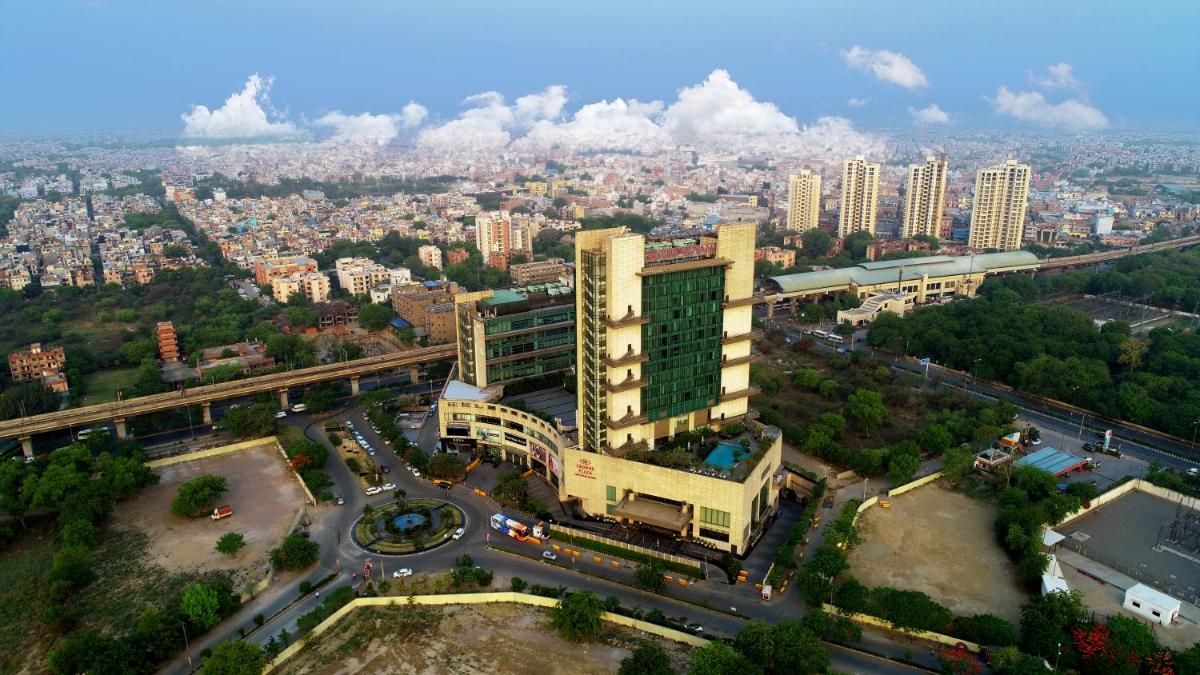 Suitetrails - Crowne Plaza New Delhi Rohini, an IHG Hotel