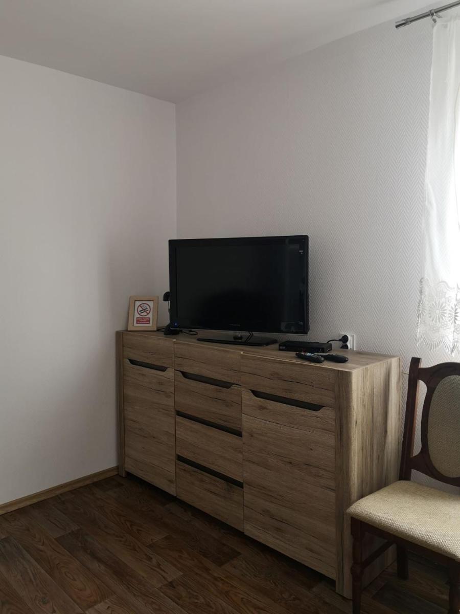 Pokój przy jeziorze - Housity