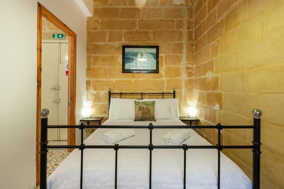 StJulian's apartment a few steps from the sea - hosted by Sweetstay - Housity