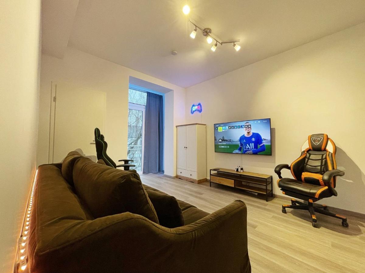 JayBnB - PS5 55 Zoll 4K TV Gaming Apartment - Housity