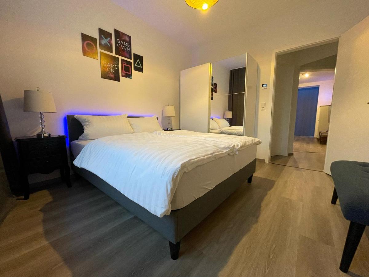 JayBnB - PS5 55 Zoll 4K TV Gaming Apartment - Housity