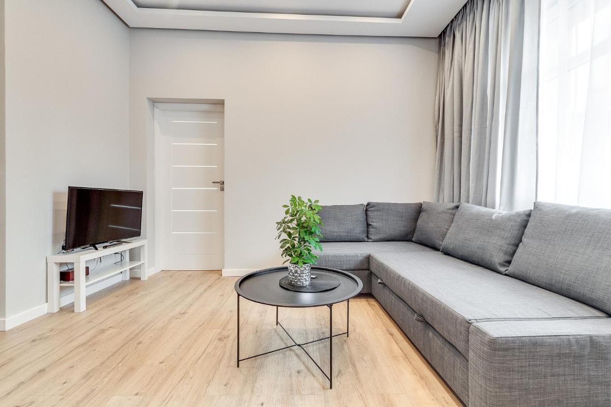 Central Platinum Apartments 28 z balkonem - Housity