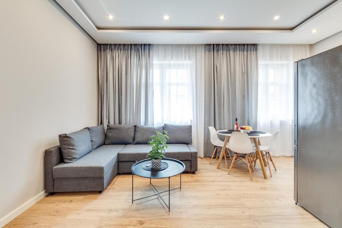 Central Platinum Apartments 28 z balkonem - Housity