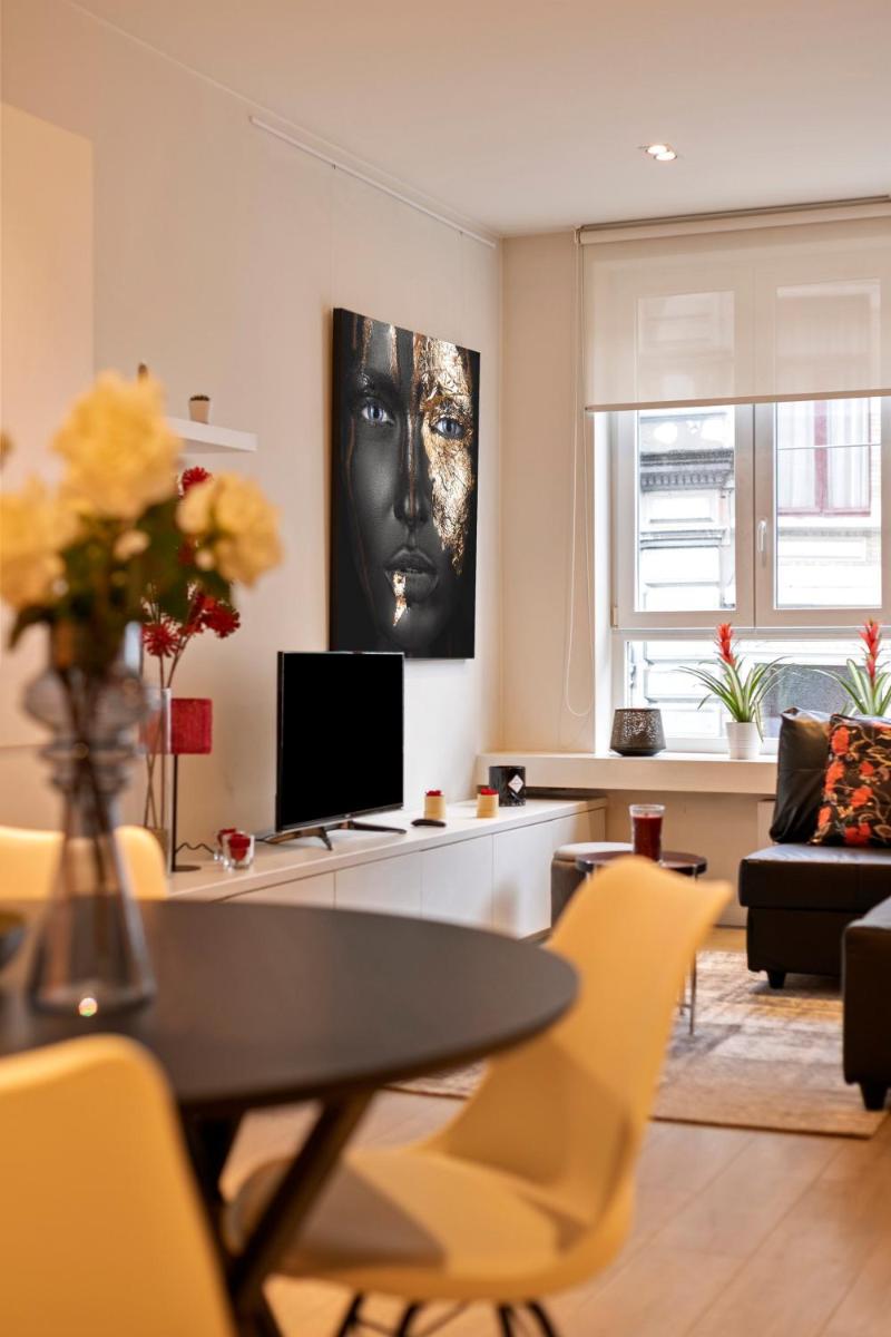 Top located cozy apartments next to KMSKA - Housity