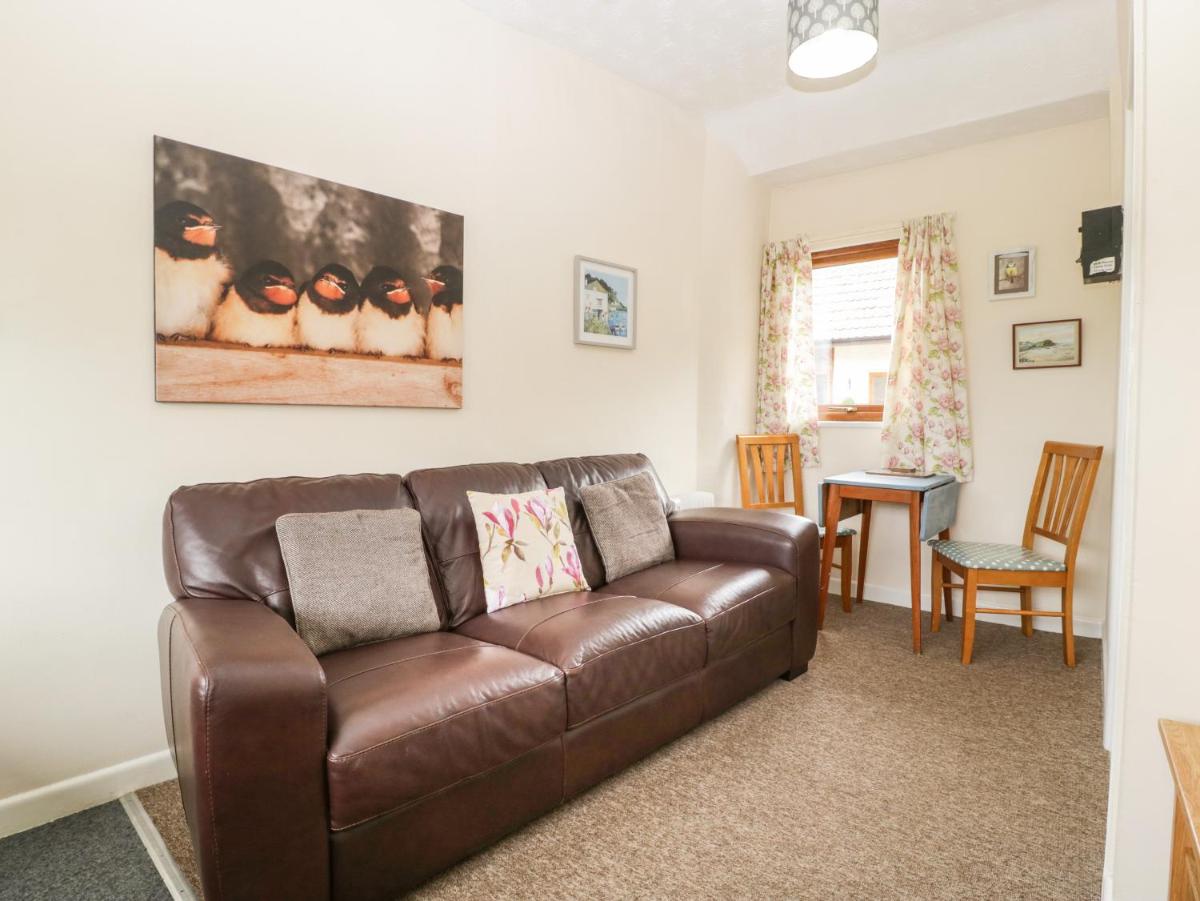 The Wagtails No3 - Housity