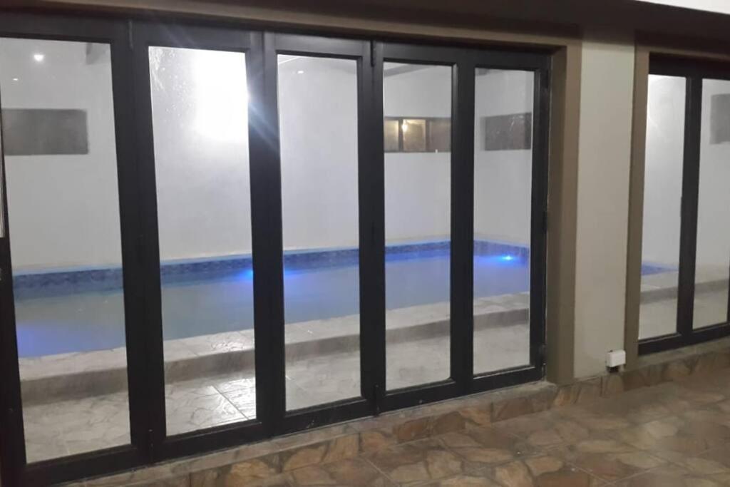 8sIndoor indoor pool4 bedroom villaGreat view and backup power - Housity
