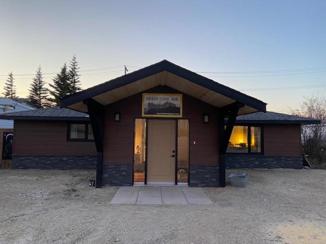 Bears Den Guest House - Housity