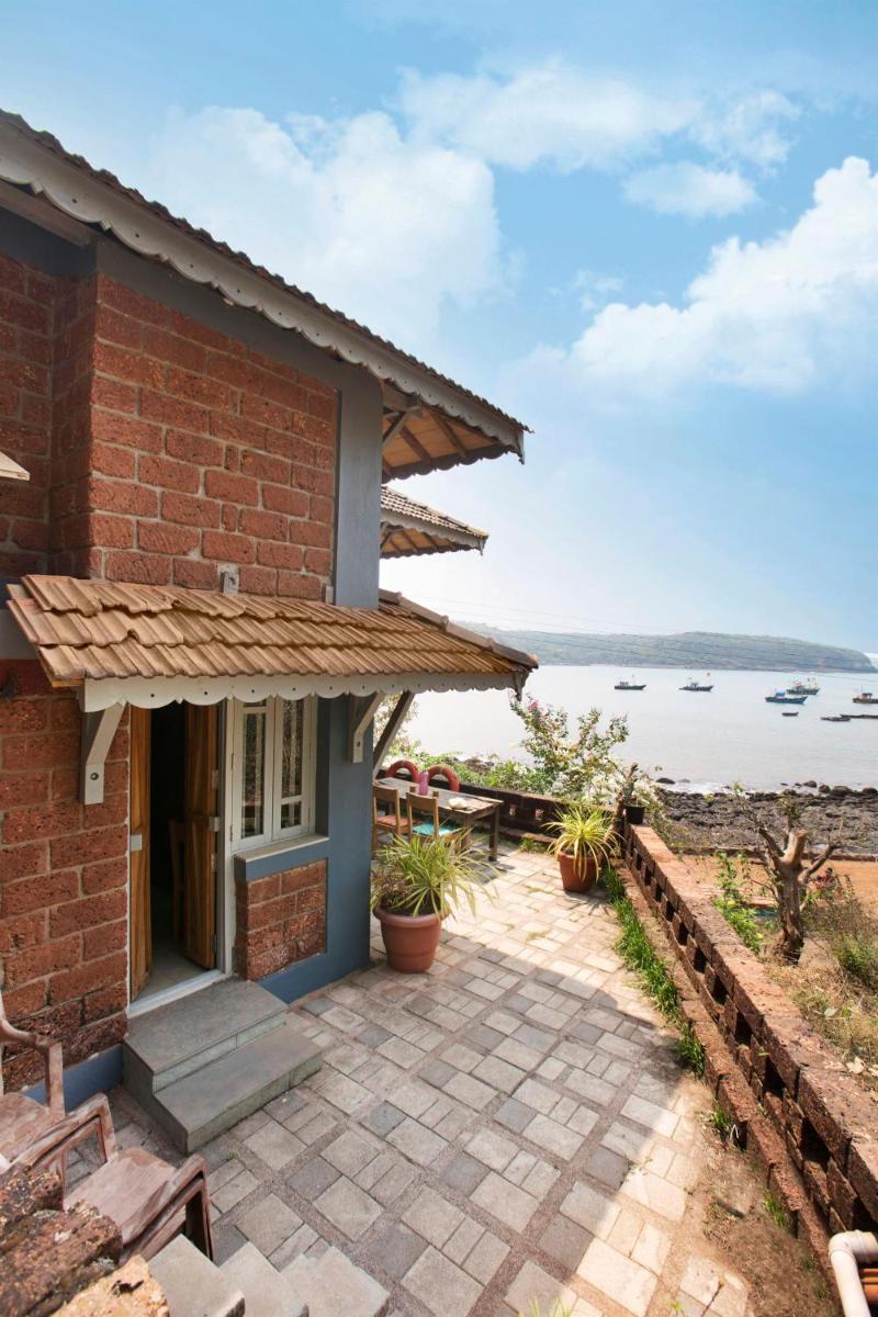 SaffronStays Crescent Bay, Palshet - Housity