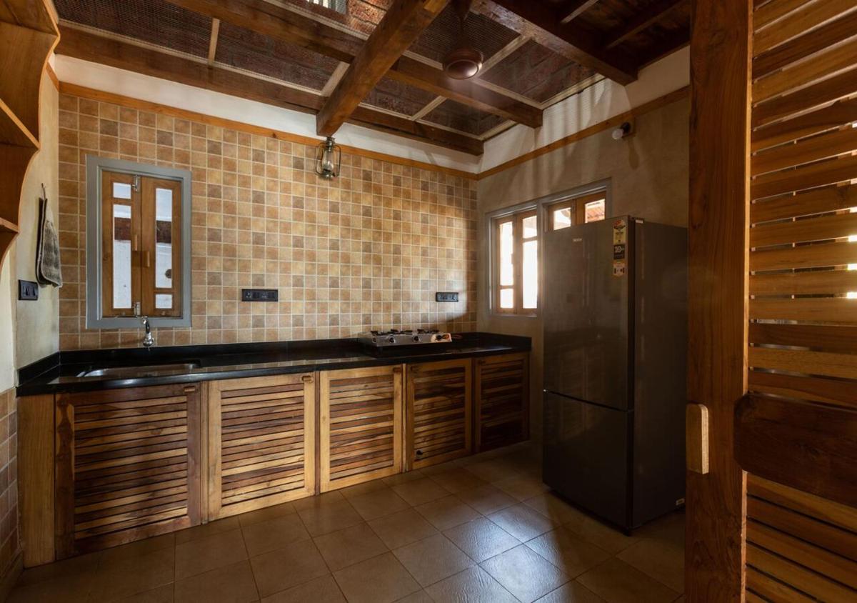 SaffronStays Crescent Bay, Palshet - Housity
