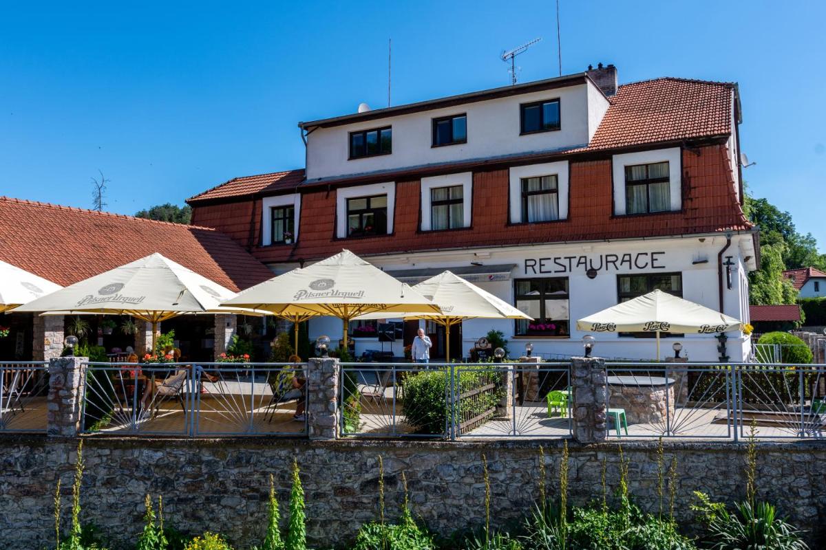 Hotel U Berounky - Housity