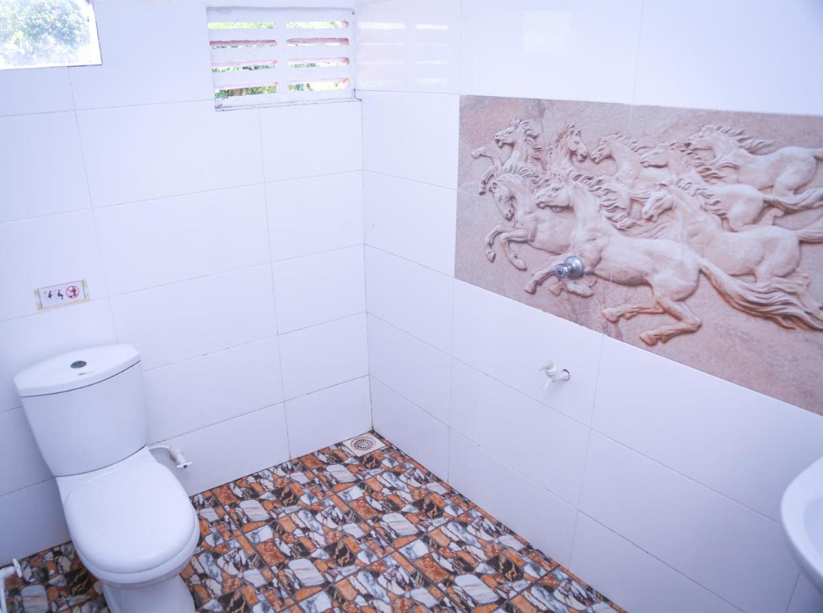 The Spring Holiday - Housity