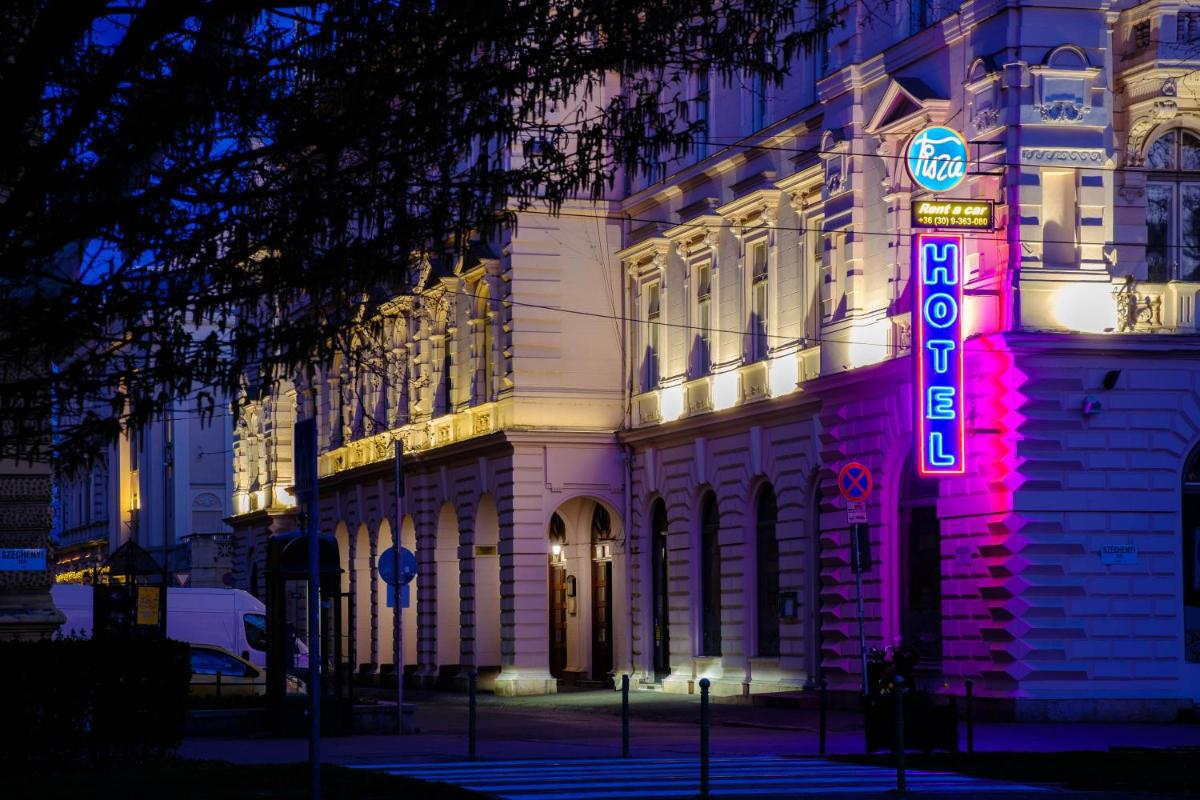 Tisza Hotel - Housity