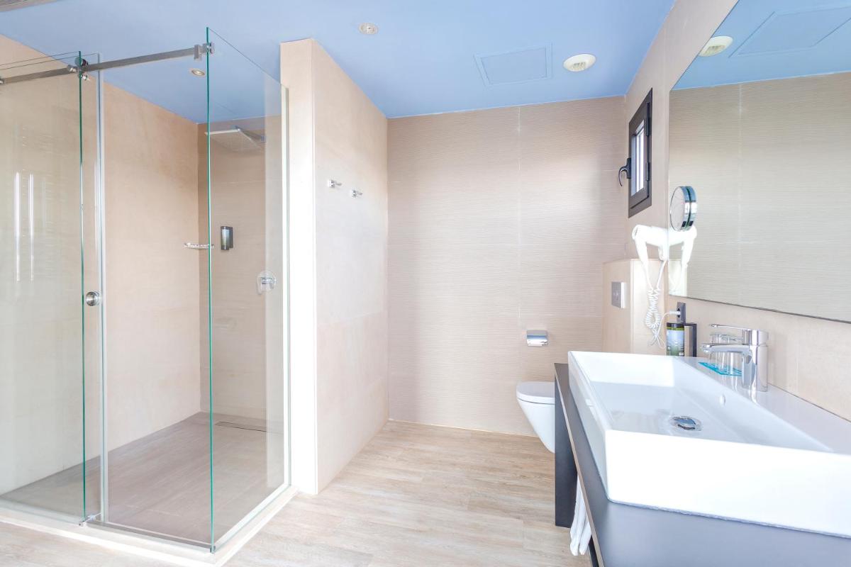 Un baño de Marins Playa