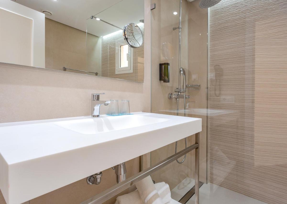Un baño de Marins Playa