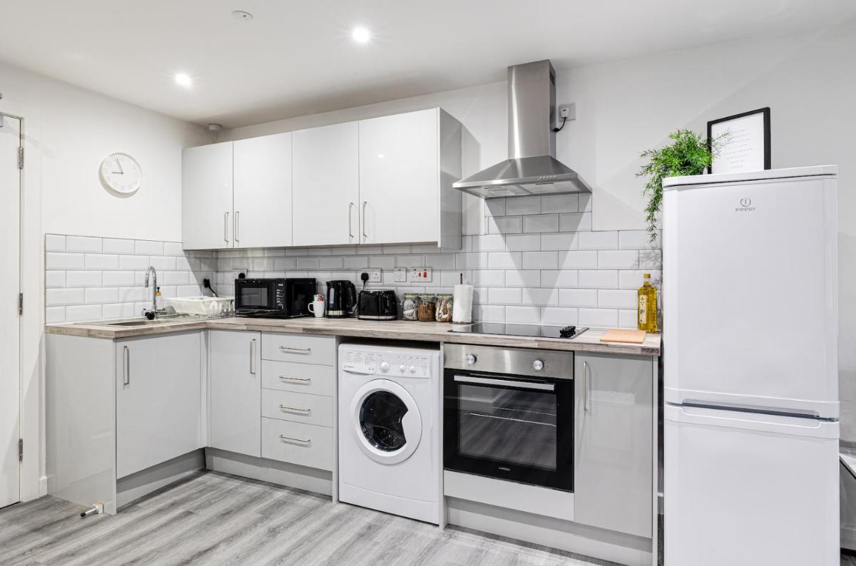 Cosy Modern APT in Heart of Stockport - Sleeps 4 - Housity