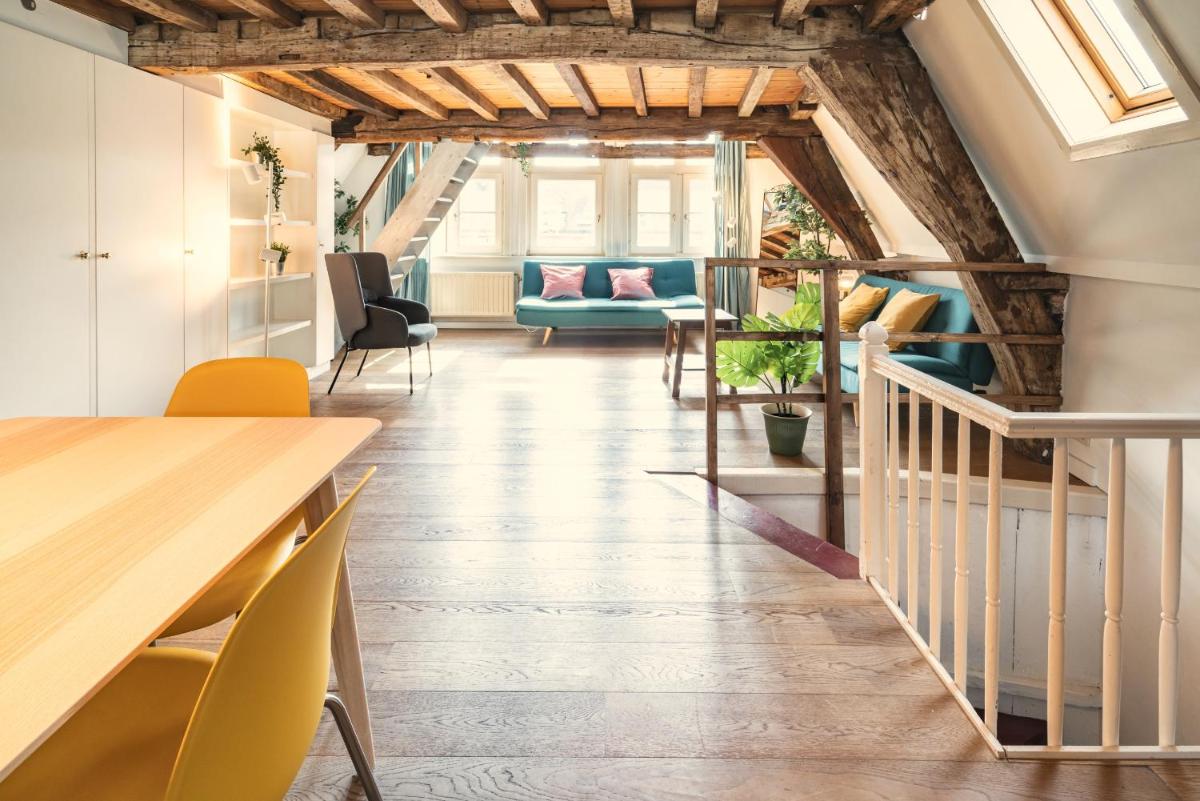 Suitetrails - The Charming Hendrik Square Apartments